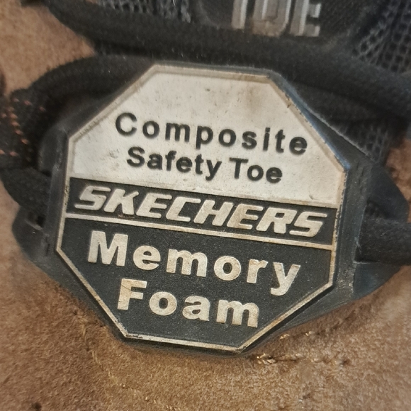 Skechers Brown and Black Construction Shoes With Comp Toe. - Picture 5 of 16